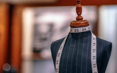 Quand la Haute Couture se met au verre : l&rsquo;invasion des tissus recyclés