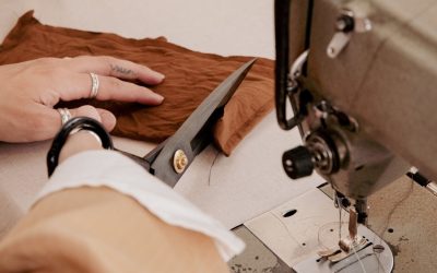 La Révolution du Dressing Vivant : Quand les Plantes S’invitent dans la Mode
