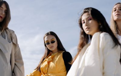 La Mode Peut-Elle Survivre sans le Temps? Découvrez les Designers qui Réécrivent l’Histoire